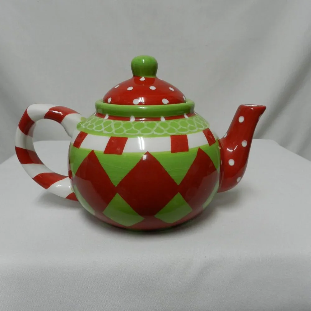 Home Essentials Christmas Ceramic Tea Pot red green Polka Dot geometric 56oz